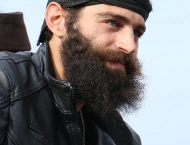 Αρραβωνιάστηκε ο «καυτός» αγρότης του Συντάγματος Στάθης Στιβακτάτης